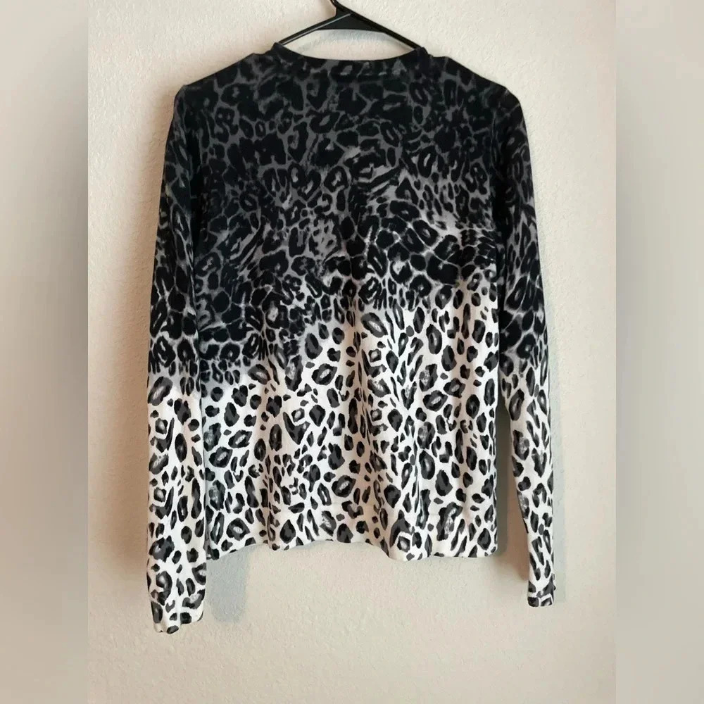 Charter Club women’s black and white cheetah print long sleeve cardigan size M - Picture 3 of 5
